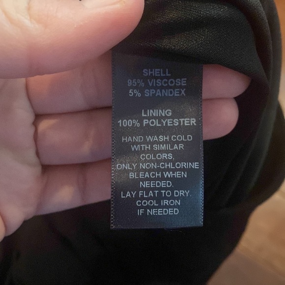 Brand new WHBM Skirt with Ruffle - Picture 4 of 4